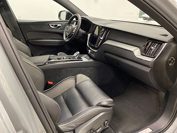 Volvo XC60 13 of 27