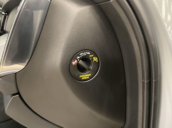 Volvo XC60 15 of 27