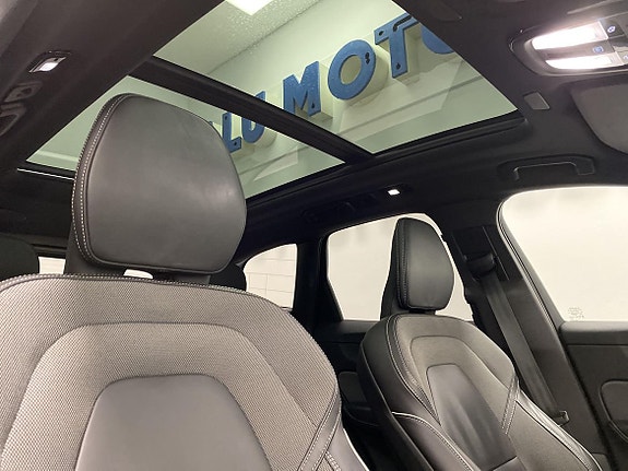 Volvo XC60 14 of 27