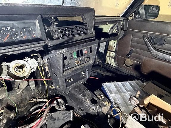 Volvo 242 9 of 27
