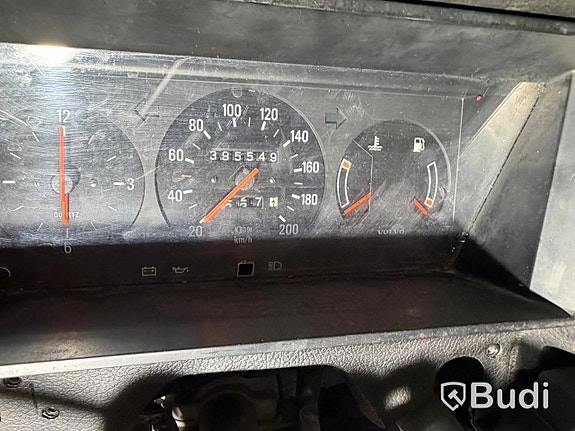 Volvo 242 19 of 27