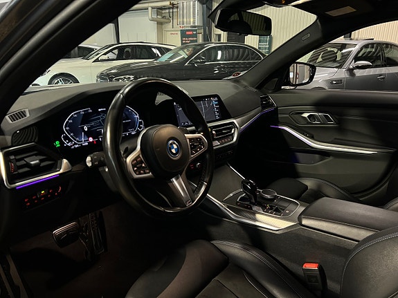 BMW 330e 5 of 22