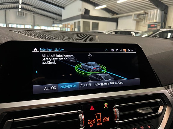 BMW 330e 19 of 22