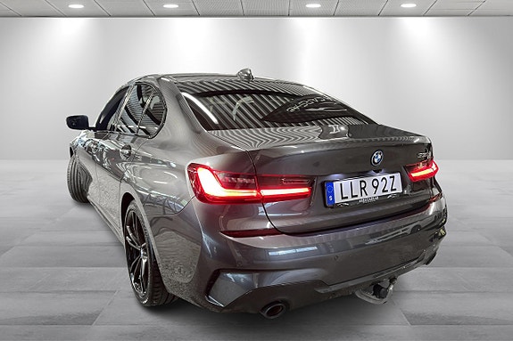 BMW 330e 3 of 22