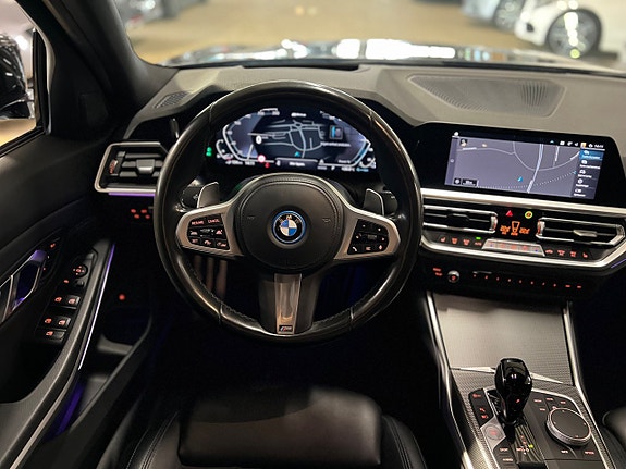 BMW 330e 14 of 22