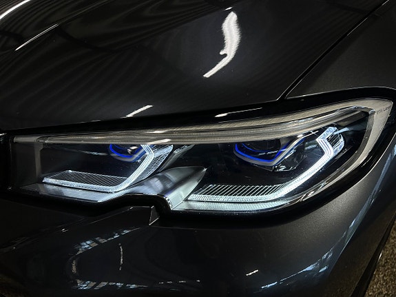 BMW 330e 22 of 22