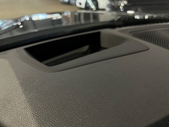 BMW 330e 15 of 22