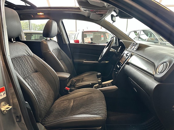 Suzuki Vitara 12 of 17