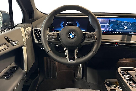 BMW iX 9 of 21