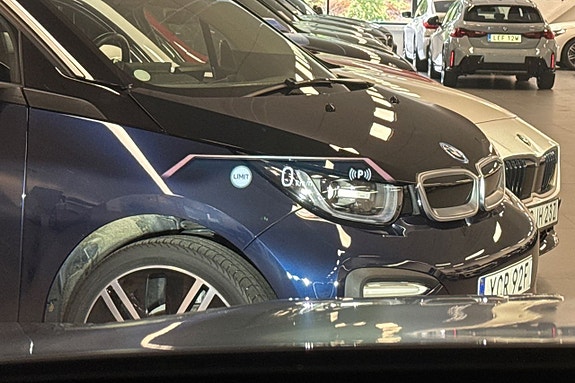 BMW iX 18 of 21