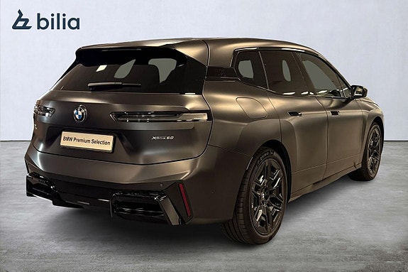BMW iX 16 of 21