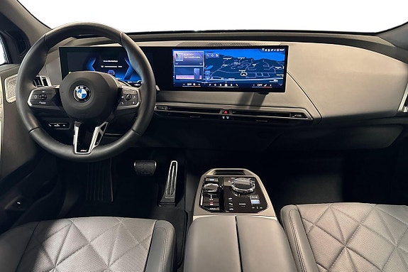 BMW iX 8 of 21