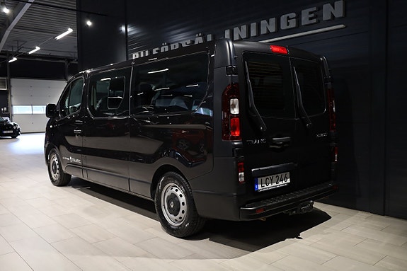 Renault Trafic 4 of 12