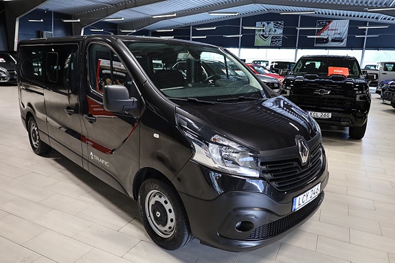 Renault Trafic 7 of 12
