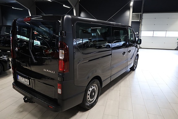 Renault Trafic 6 of 12
