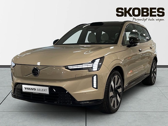Volvo EX90 3 of 20