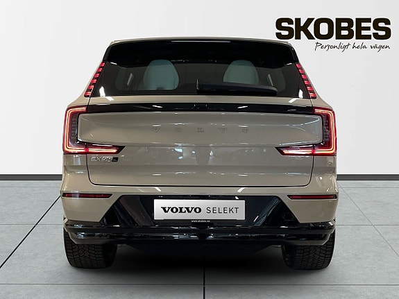 Volvo EX90 6 of 20