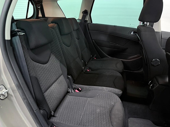 Peugeot 308 SW 11 of 22