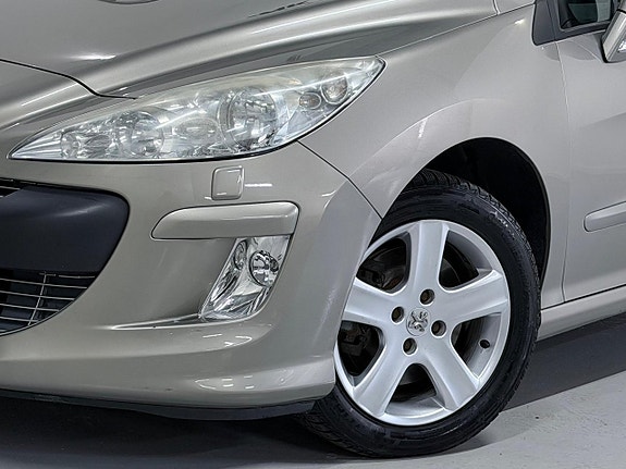 Peugeot 308 SW 8 of 22