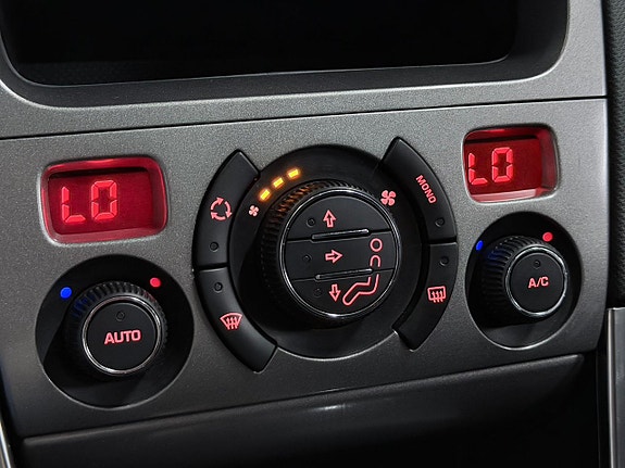 Peugeot 308 SW 20 of 22