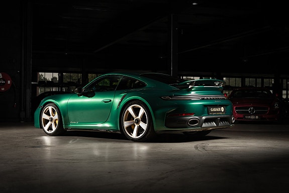 Porsche 911 4 of 30