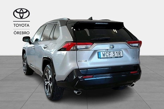 Toyota RAV4 3 of 10