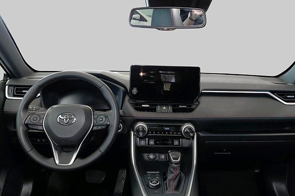 Toyota RAV4 8 of 10