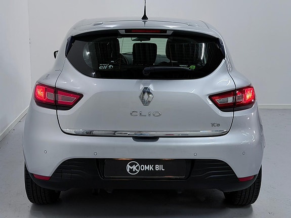 Renault Clio 9 of 23