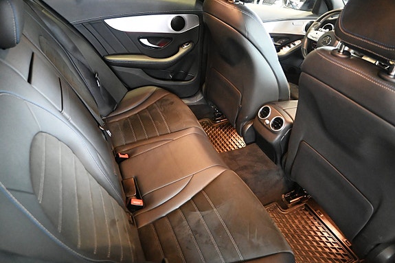 Mercedes-Benz C300 13 of 25