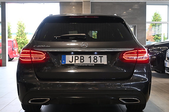 Mercedes-Benz C300 4 of 25