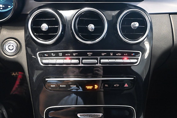 Mercedes-Benz C300 21 of 25