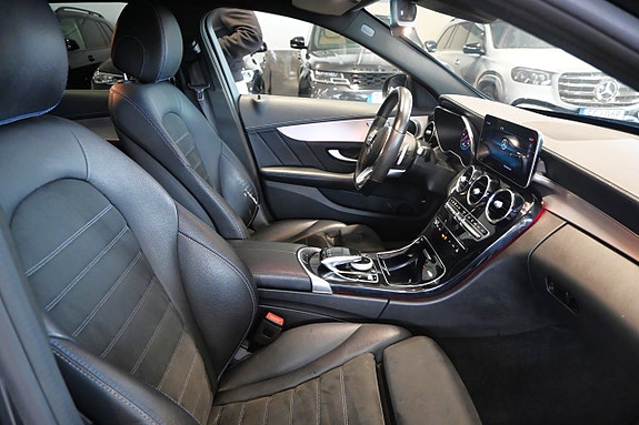 Mercedes-Benz C300 11 of 25