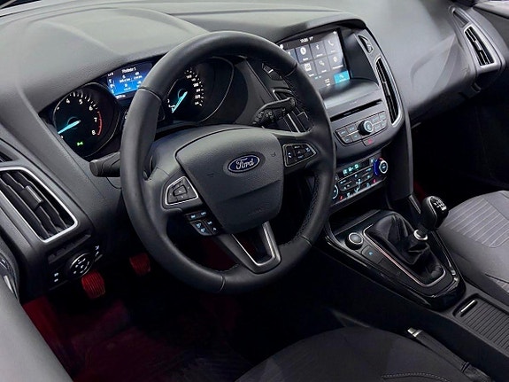 Ford Focus 2 of 23