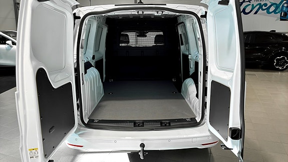 Ford Transit Connect 7 of 9