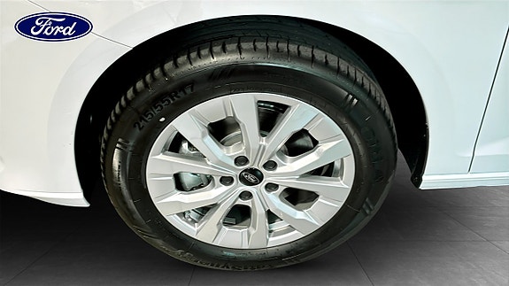 Ford Transit Connect 9 of 9