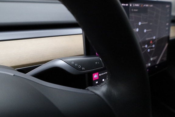 Tesla Model Y 24 of 26