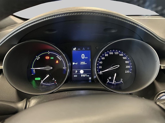 Toyota C-HR 15 of 19