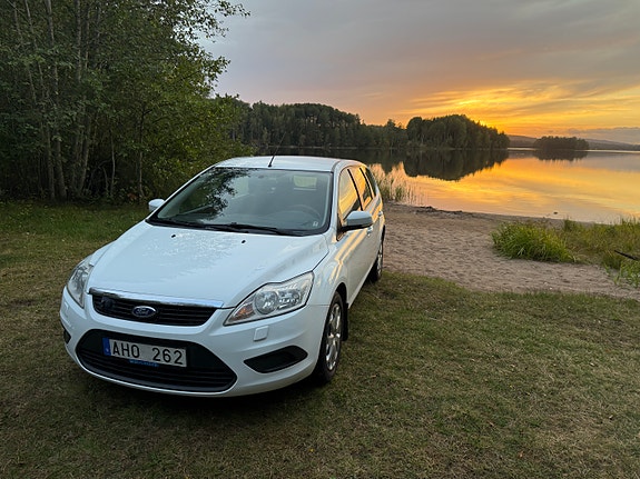Ford Focus 2 of 12