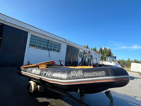 Bombard C4 – smidig och stabil RIB-båt 2 of 6