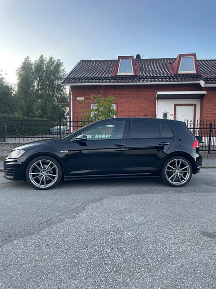 Volkswagen Golf VII 3 of 10
