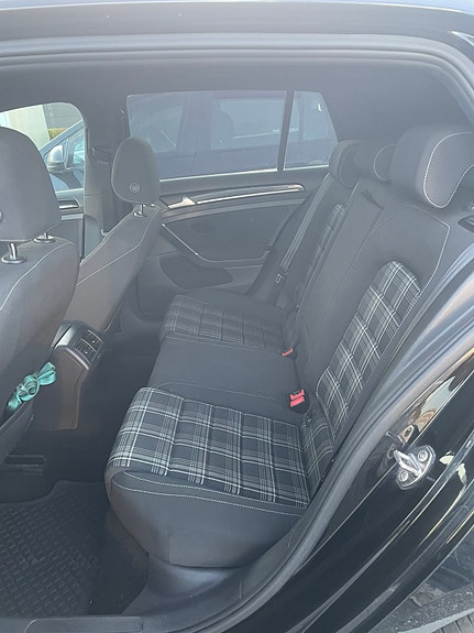 Volkswagen Golf VII 10 of 10