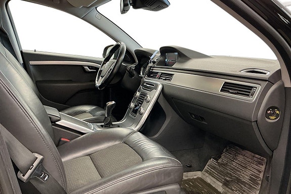 Volvo V70 9 of 27