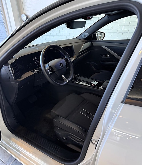 Opel Astra 12 of 15