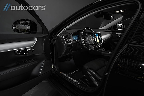 Volvo V90 Cross Country 17 of 30