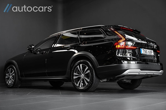 Volvo V90 Cross Country 4 of 30