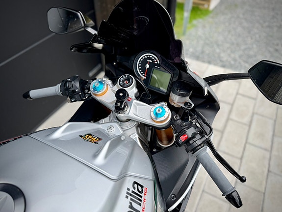 Aprilia RSV4 1000 RF Låga mil, Öhlins, Austin Racing GP2-R, Nya Michelin Cup 2 6 of 9