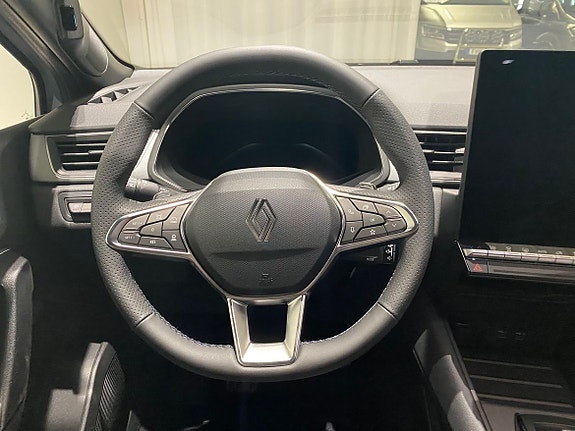Renault Captur 13 of 17