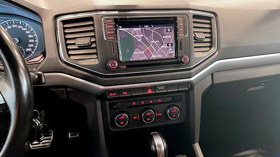 Volkswagen Amarok 12 of 13