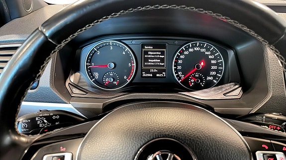 Volkswagen Amarok 11 of 13