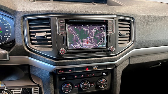 Volkswagen Amarok 12 of 13